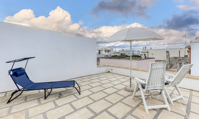 Marittima House | Chalet 'Aheritage 5 historic mansion' with terrace for exclusive use and air conditioning