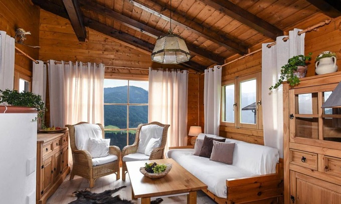 Monguelfo Ski Chalet | Chalet "Alpenblick" with Mountain View, Wi-Fi & Garden
