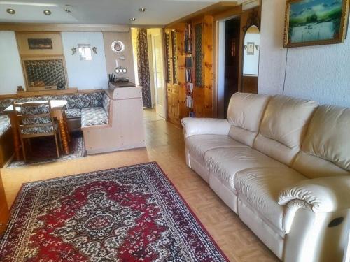 Ebreichsdorf Ski Chalet | Chalet am See
