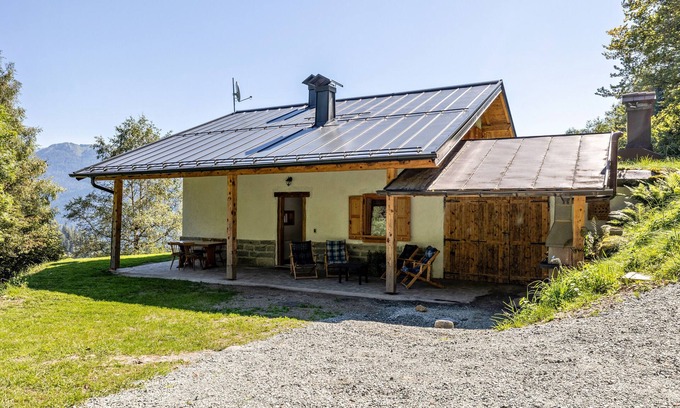 Porte di Rendena Ski Chalet | Chalet 'Baita Cisina' with Mountain View, Private Terrace and Wi-Fi