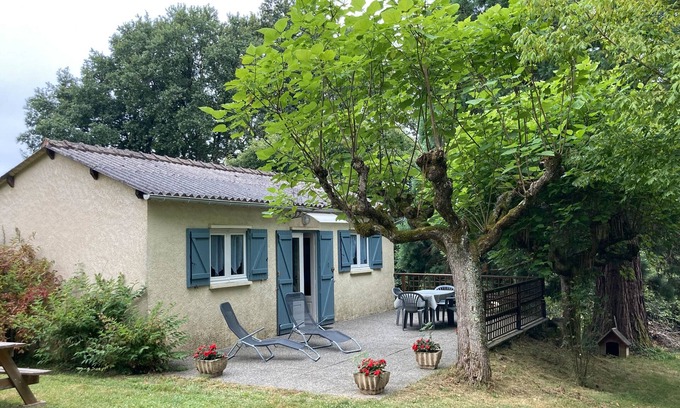 Sadroc House | Chalet 'Brive' with Private Terrace, Private Garden and Air Conditioning