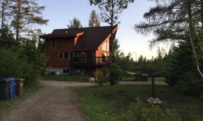 Saint-Alphonse-Rodriguez Ski Chalet | Chalet Polaris ✸ Fireplace ☼ 4 Seasons Hot Tub ♥