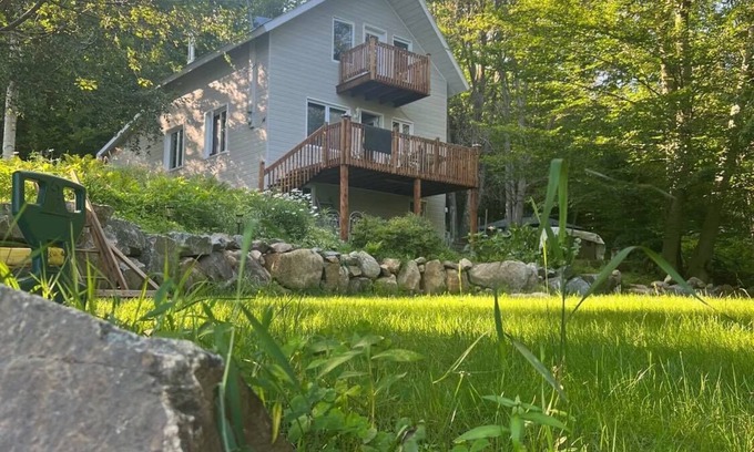 Saint-Gabriel-de-Brandon Ski Chalet | Chalet four seasons in the heart of nature.