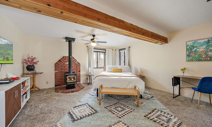 Grants Pass Ski Chalet | Chalet Cabin Near Rogue River: hiking, hunting, fishing, and rafting.