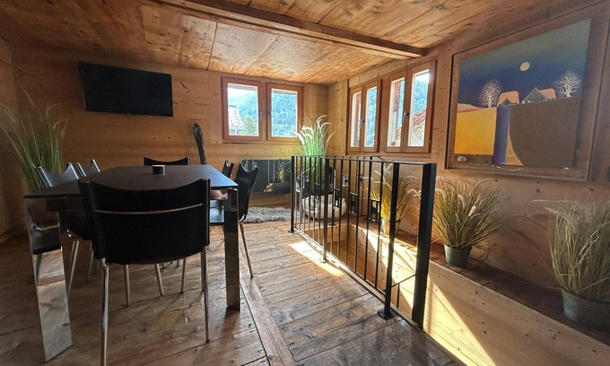 Saint-Luc Apartment | Chalet cosy rénové et charmant