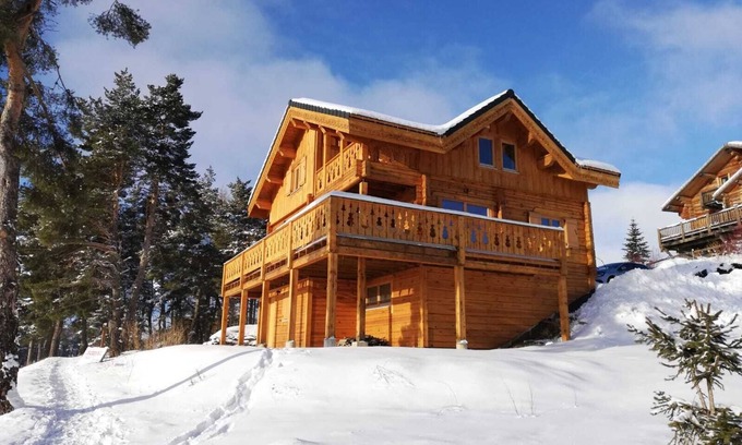 La Joue du Loup Ski Chalet | Chalet Cricri du Loup 142M2 capacity 14 people with Sauna and 5 bedrooms