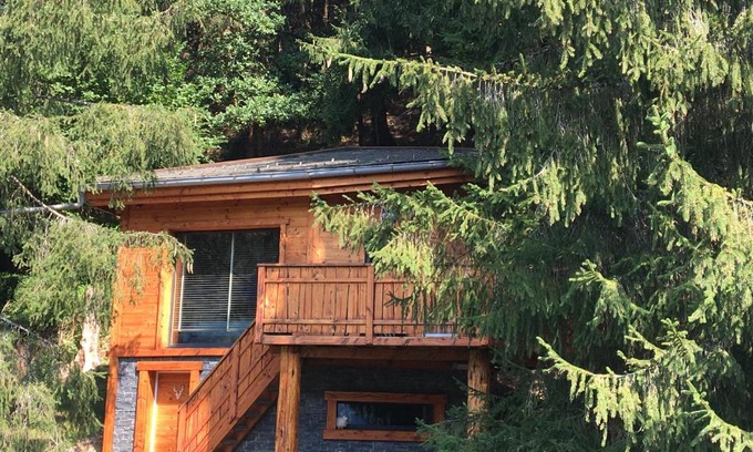 Saint-Jean-dʼAulps Bed & Breakfast | Chalet dans les Arbres
