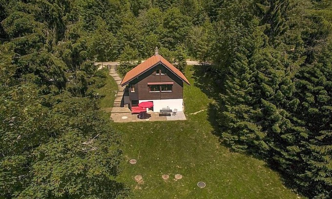 La Vue des Alpes House | Chalet de la Vue des Alpes by Interhome