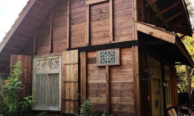 Punaauia Ski Chalet | Chalet de Tahiti - unique architecture swimming pool and lovely views