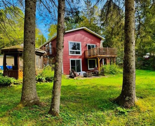 Sainte-Therese-de-la-Gatineau Ski Chalet | Chalet du Ruisseau Enjoy nature all year long
