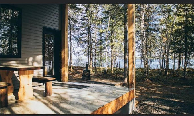L'Ascension-de-Notre-Seigneur Apartment | Chalet en pleine nature vue sur la rivière Péribonka