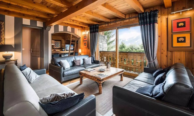 Meribel Village Ski Chalet | Chalet Etienne - 8 room chalet 15 people