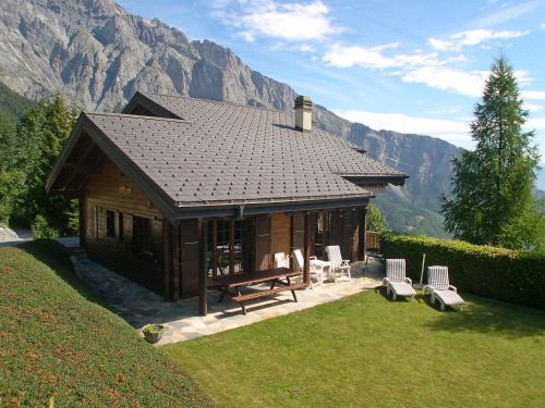 Chamoson Ski Chalet | Chalet Falaises by Interhome