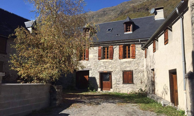 Cadeilhan-Trachere Ski Chalet | Chalet Familial Dans Petit Village des Pyrénées