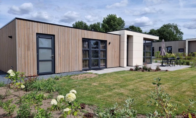 Schaarsbergen House | Chalet for 4 persons with 2 bedrooms and terrace at EuroParcs De Hooge Veluwe
