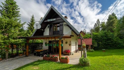 Lokve Ski Chalet | Chalet House Olga