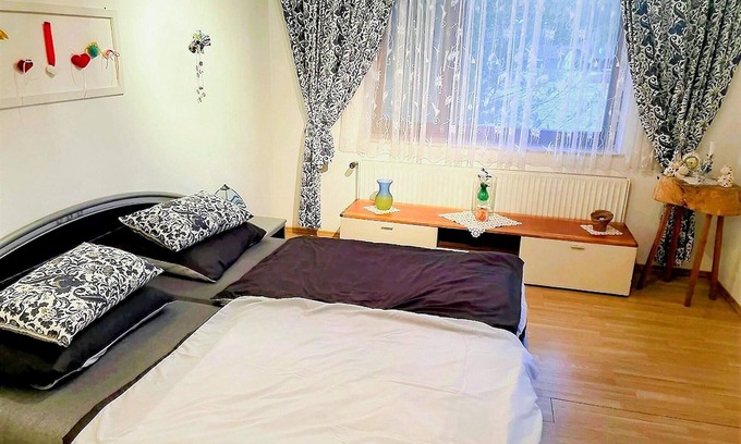 Weitensfeld Apartment | Chalet in Flattnitz near Ski Slopes & Lakes