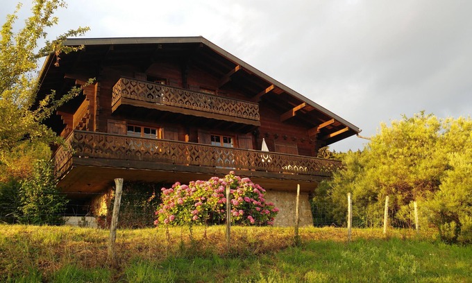 Lugrin Ski Chalet | Chalet in nature overlooking Lake Geneva