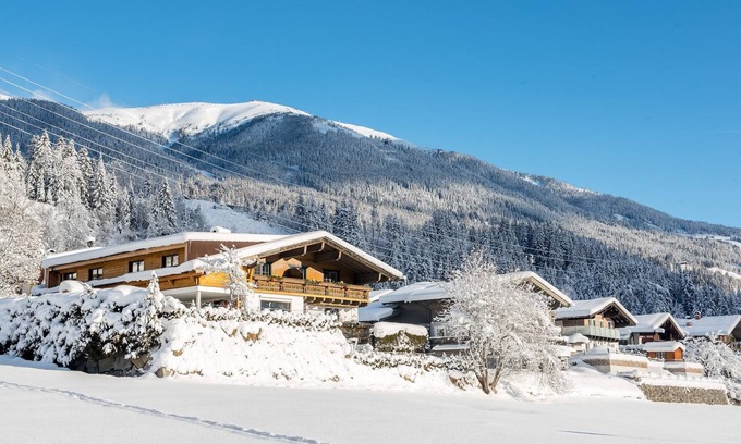 Schonbach Apartment | Chalet in Neukirchen with Mountain Views