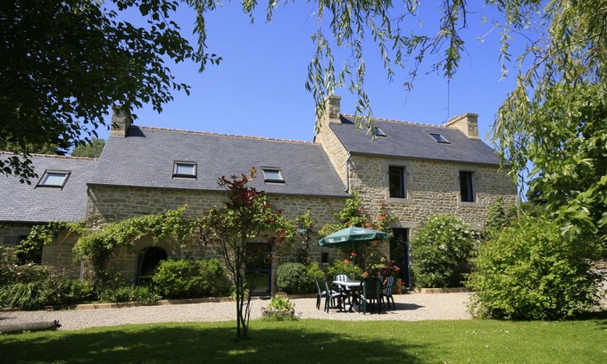 Plouneour-Brignogan-Plages House | Chalet in Plounéour-Trez by Seaside Bay