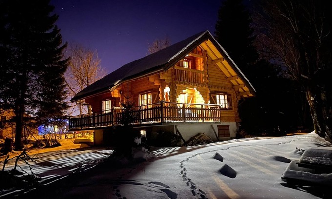 Foncine-le-Haut Ski Chalet | Chalet in the mountains of