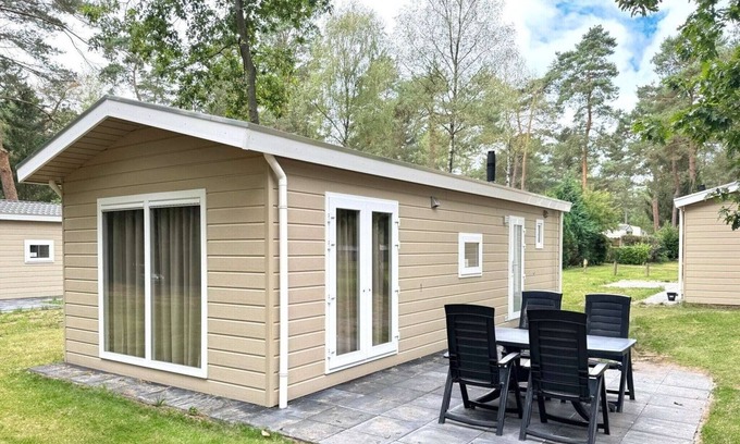 Beekbergen-Zuid Ski Chalet | Chalet in Valthe near Emmen Zoo