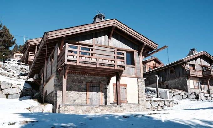 Superbolquere Ski Chalet | Chalet Keshi Collection Perles