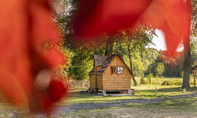 Conty Ski Chalet | Chalet 'La Cabane Magique' with Private Terrace and Shared Garden