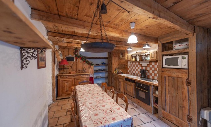Praranger Ski Chalet | CHALET LES MUGALICES