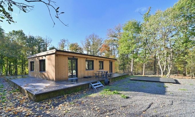 Somme-Leuze Ski Chalet | Chalet near Durbuy with Forest & Hot Tub