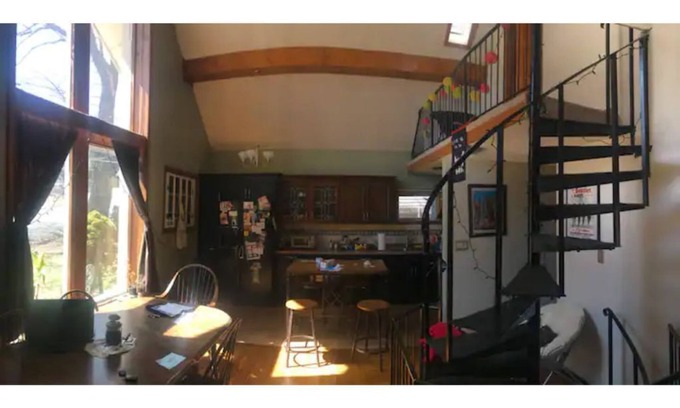 Providence House | Chalet on the Hill 5 minutes from downtown