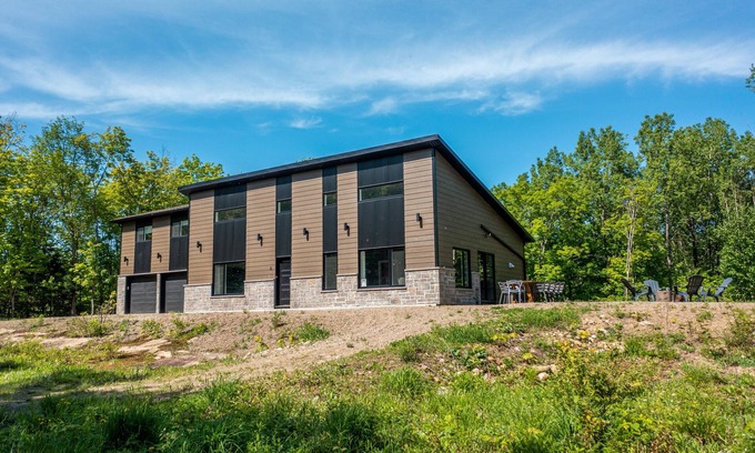 Mandeville Ski Chalet | Chalet Orion, Lanaudière, spa, lake access, family-friendly and petfriendly