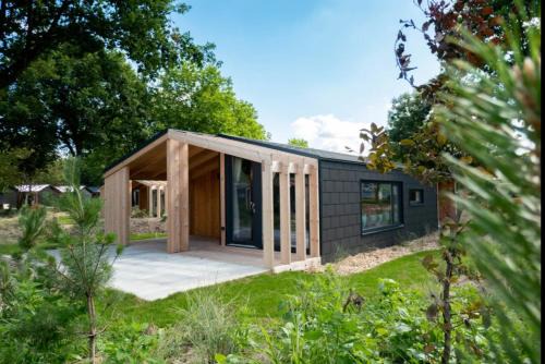 Kaatsheuvel House | Chalet Panorama near Efteling - with garden and swimmingpool Europarcs