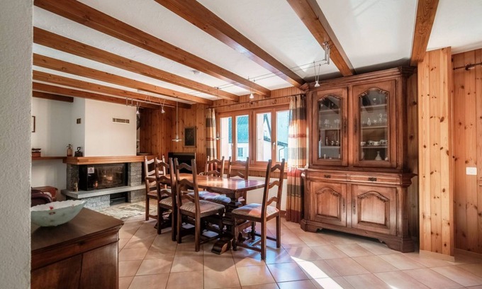 Chironico Apartment | Chalet-style apartment between walking and bouldering (CHALET NUCLEO 12)