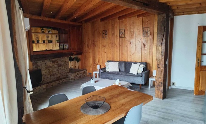 Eteaux Apartment | Chalet-style apartment
