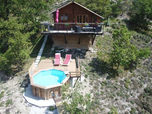Luceram Ski Chalet | Chalet sur pilotis avec piscine privée