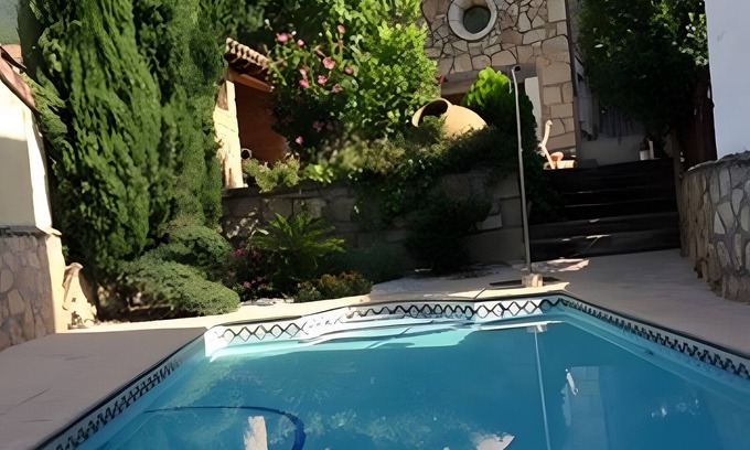 Piedralaves Ski Chalet | Chalet 'Tu Capricho' with Mountain View, Wi-Fi and Air Conditioning