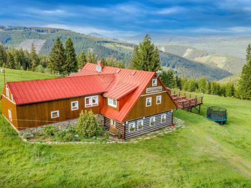 Pec pod Snezkou Ski Chalet | Chalet U Dvou vleků by Interhome