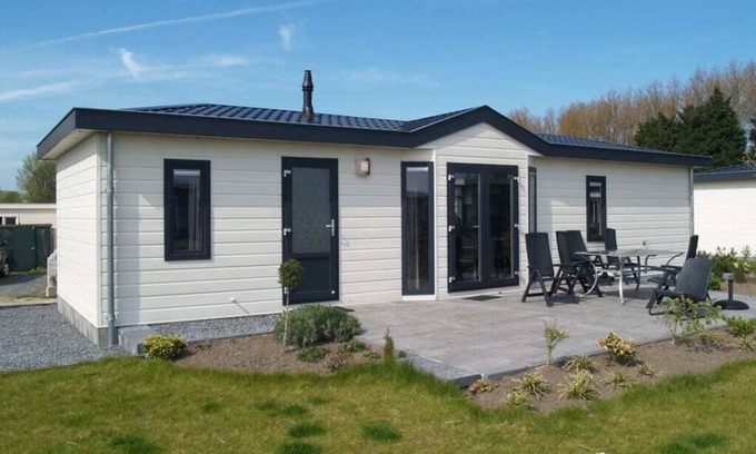 Dordtse Biesbosch Ski Chalet | Chalet with 3 bedrooms and a terrace
