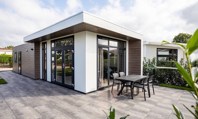 Lathum Ski Chalet | Chalet with Pond View in Gelderland