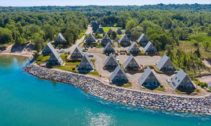 Stevensville Ski Chalet | Chalet with private beach access & heated pool!