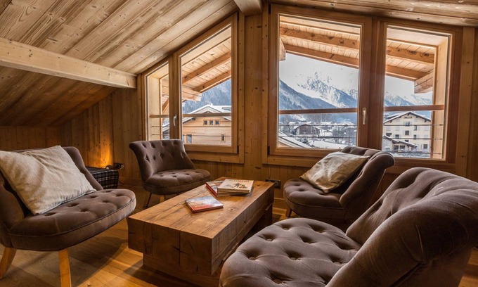 Chamonix City Centre Cottage | Chalet Yolo - a chalet that sleeps 9 guests in 3 bedrooms