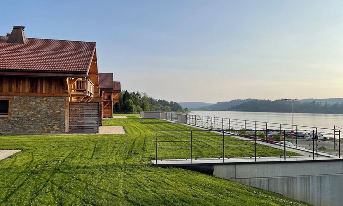 Malbuisson Ski Chalet | Chalets Coeur du Lac à 100 m du Lac Saint-point !