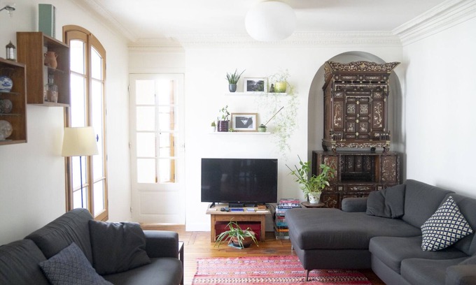 Porte-Saint-Martin Apartment | Chaleureux Appartement Parisien Dans un Quartier Vivant