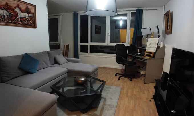 Guyancourt Apartment | Chambre à qlq min du Technocentre et Château de Vers Bien Située Jeux Olympiques