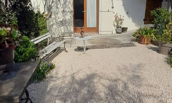 Saint-Barnabe Bed & Breakfast | Chambre au Calme Avec Petit Jardin à Marseille