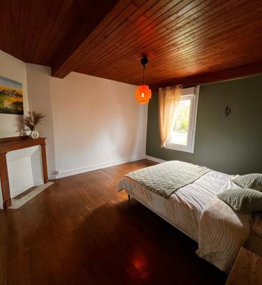 Aurignac House | Chambre au domaine du moulin du pont