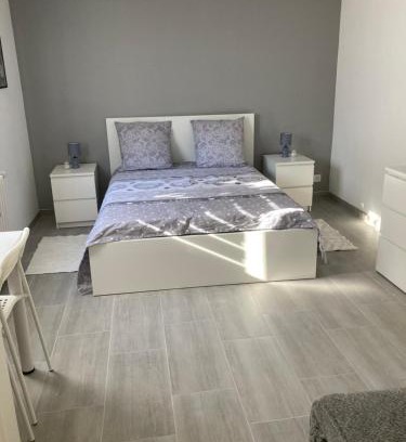 Cholet House | Chambre comme un petit logement