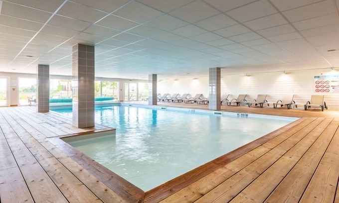 Roz-sur-Couesnon Apartment | Chambre Confortable | WiFi Gratuit + Accès Piscine