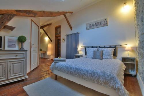 Castelnau-sur-l'Auvignon Bed & Breakfast | Chambre d'hôtes L'altitude - Domaine la Rose des vents